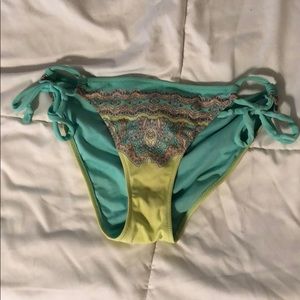 Tie-side bikini bottom